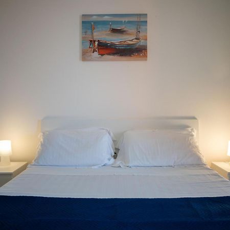 Villa Seaside - Beach Retreat With Jacuzzi Syracuse Eksteriør bilde